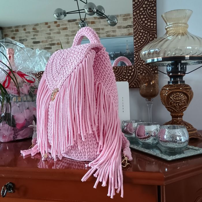 Duży plecak na szydełku