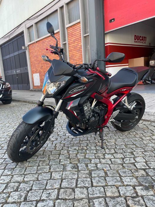HONDA CB 650 F ( com extras de topo ) de 2017