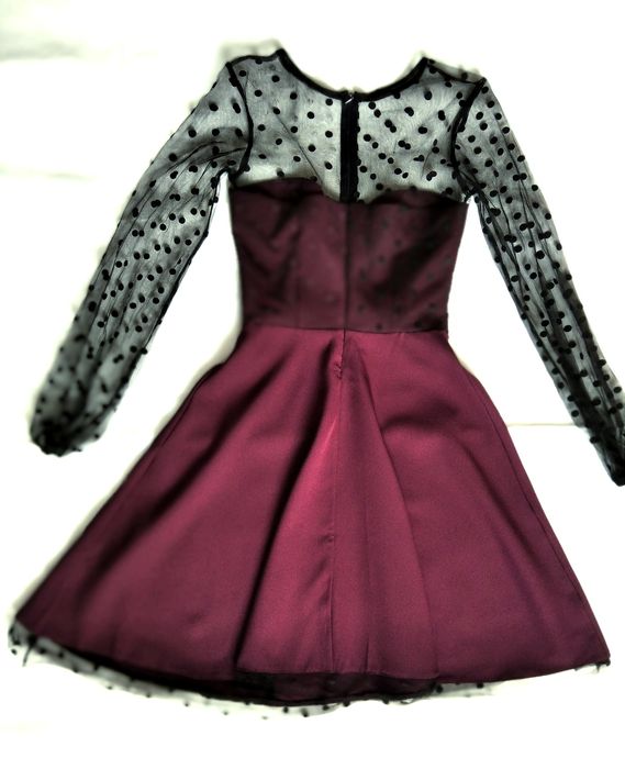 Вишукана жіноча сукня 42-44 розмір.