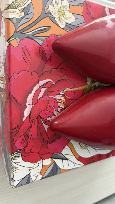 Туфли miraton червоні в ганому стані