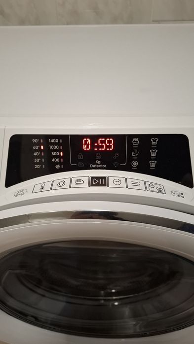 Máquina de Lavar Roupa CANDY 8kg 1400 rpm