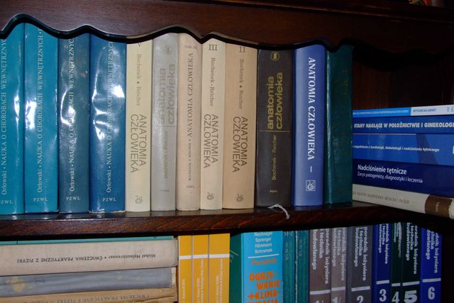 książki i podręczniki medyczne