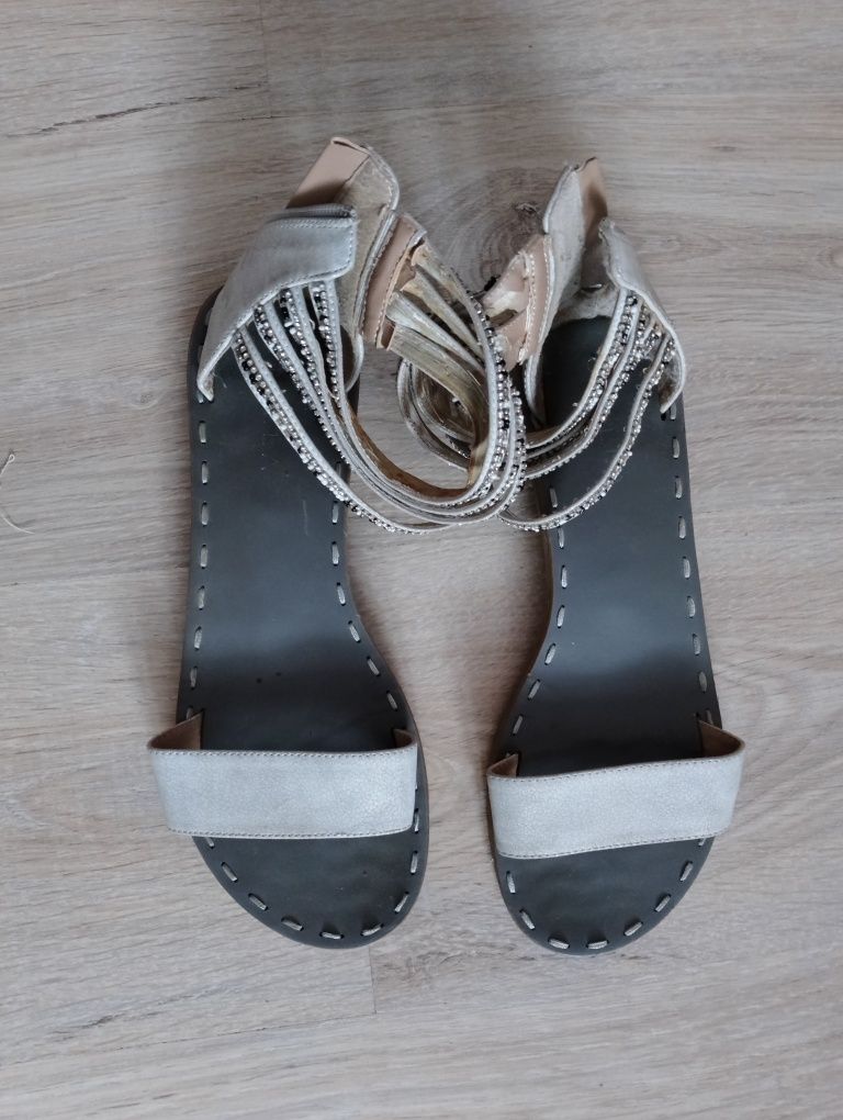 Sandały srebrne z cyrkoniami 41 r.