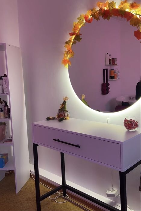 Набір дзеркало та столик