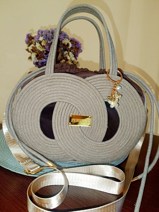 Сумочка із якісного бавовняного шнура кольору капучино.