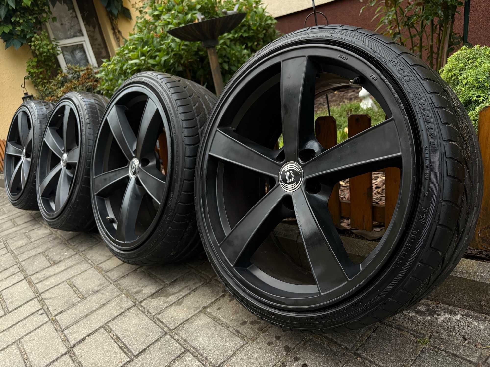 Alufelgi 19 cali 5x112 Golf Leon Octavia A3 A4 A5 Czarne łopaty Touran