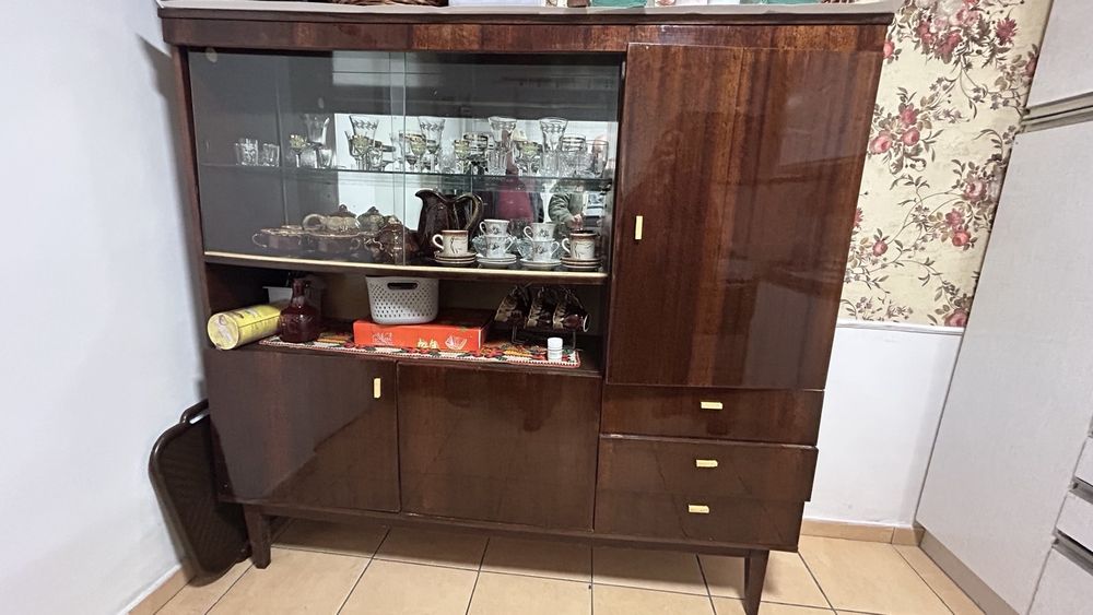 Сервант для кухні малий