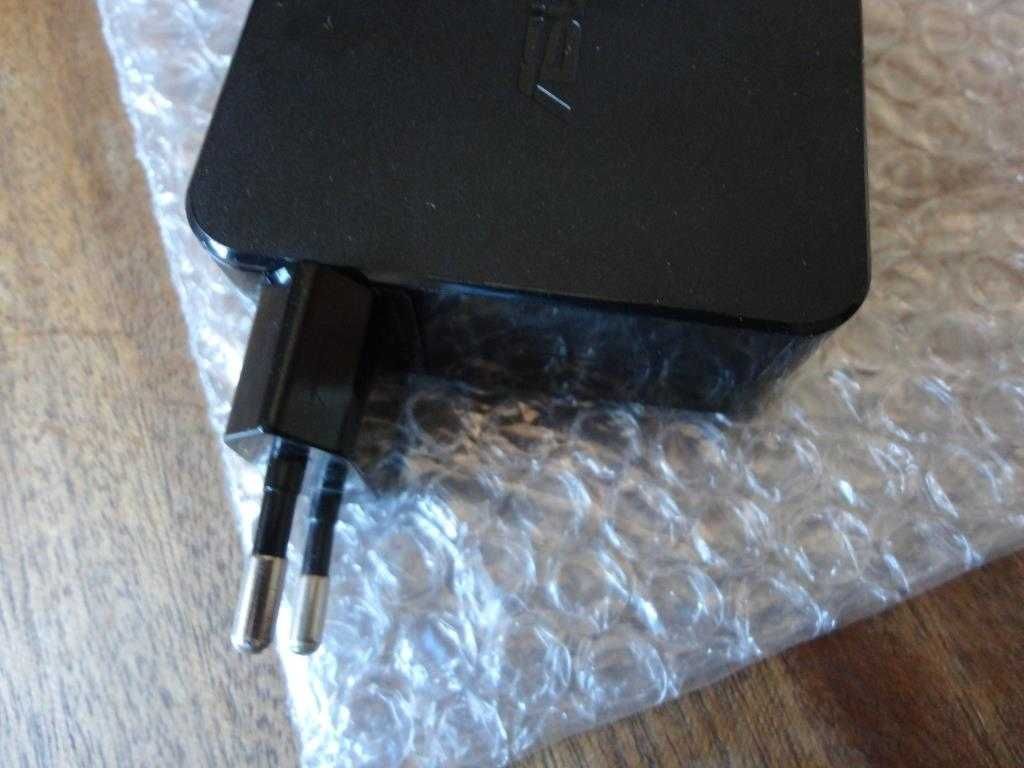 Carregador Asus 19V 3,42A 65W