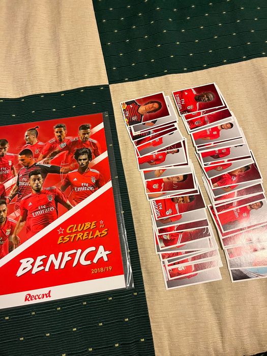 Caderneta Benfica completa por colar