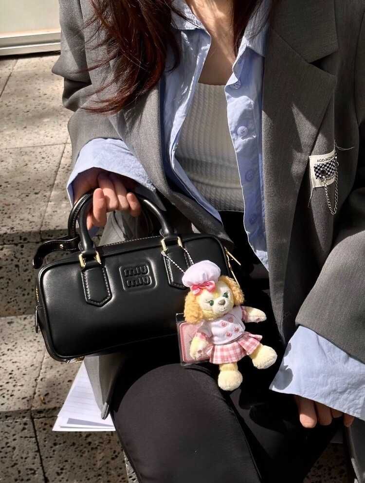 MiuMiu Czarna Torba Antywłamaniowa z Certyfikowaną Skórą