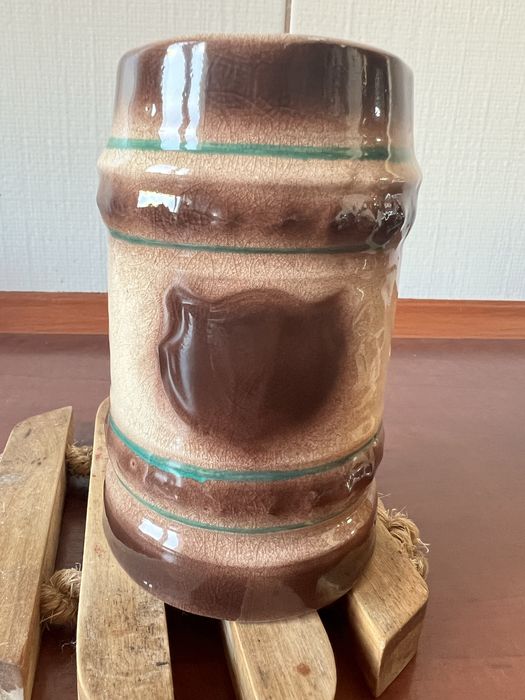 Kufel kolekcjonerski kamionkowy