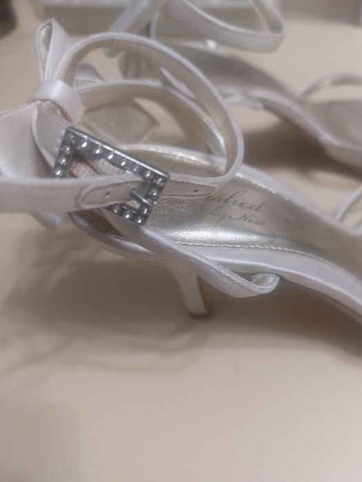 Продам жіночі босоніжки