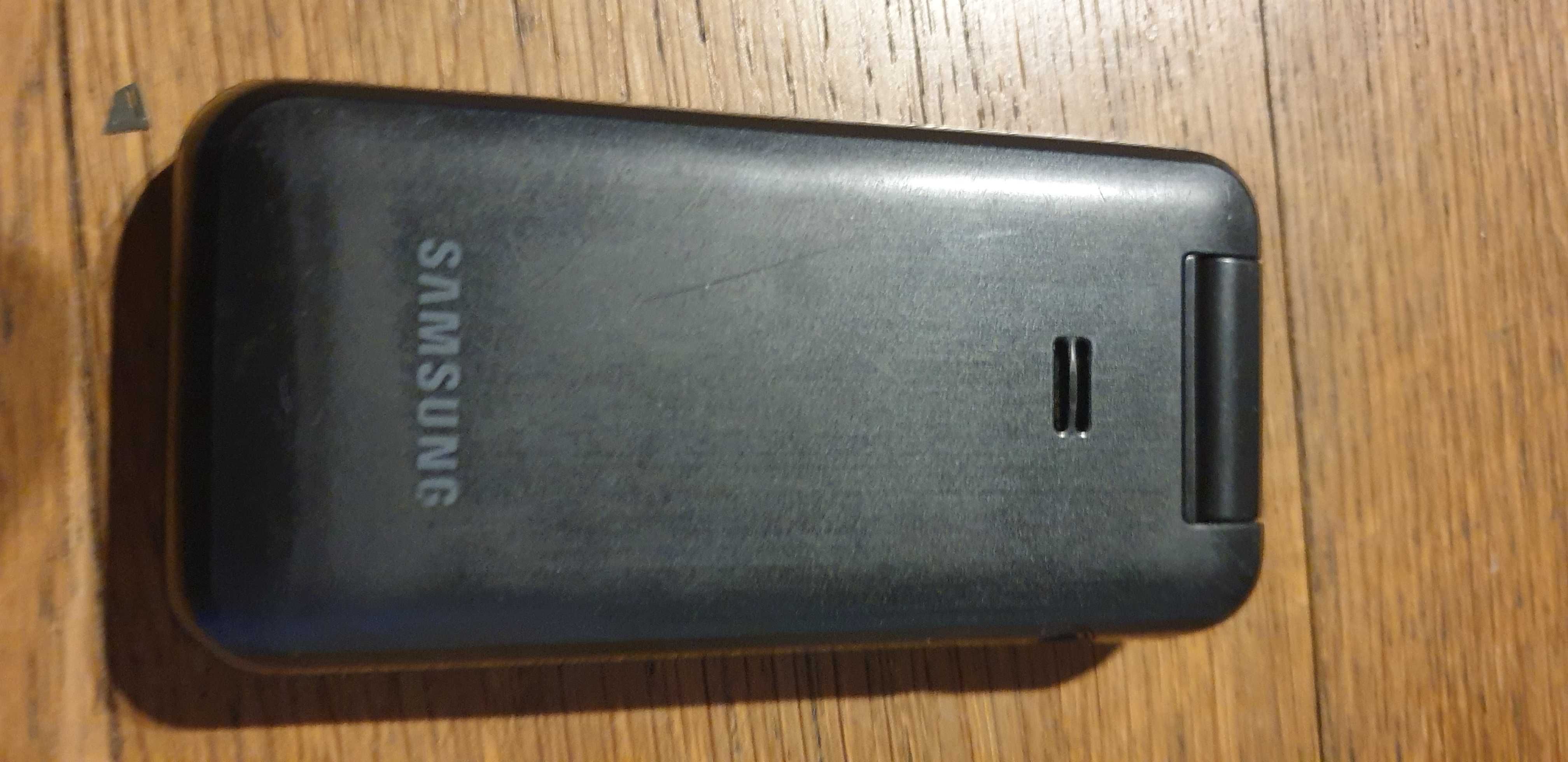 Samsung z klapką GT C 3560