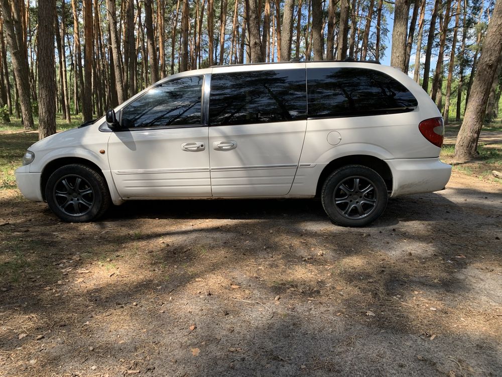 Chrysler Voyager  2.8 дизель в гарному стані