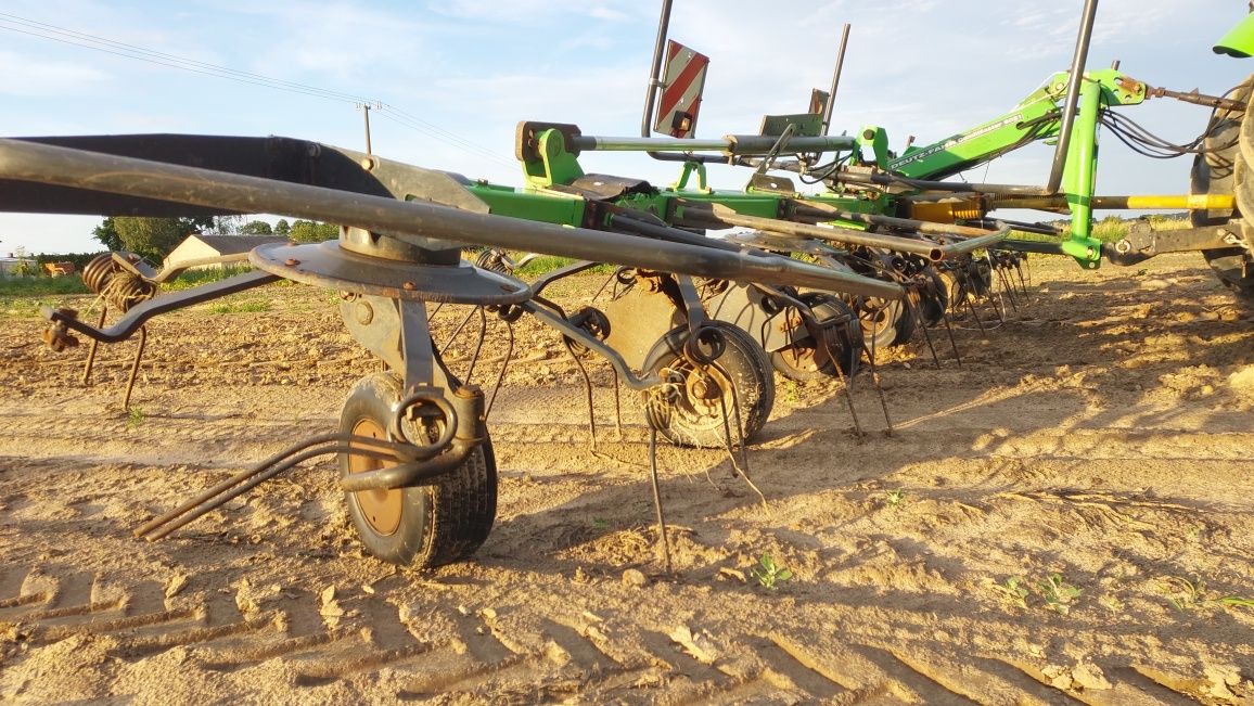 Przegrabiarka przetrząsarka Deutz-Fahr CondiMaster 9021