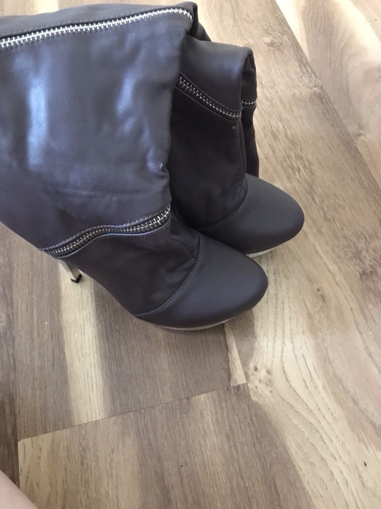 Сапоги осенние на высоком каблуке, 36-37р