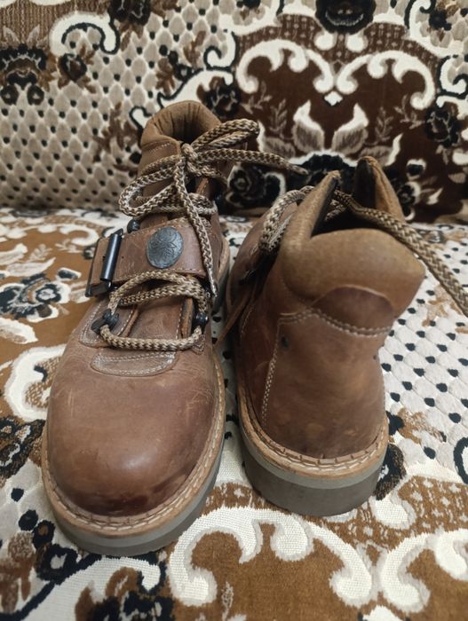 Продам шкіряні черевики.