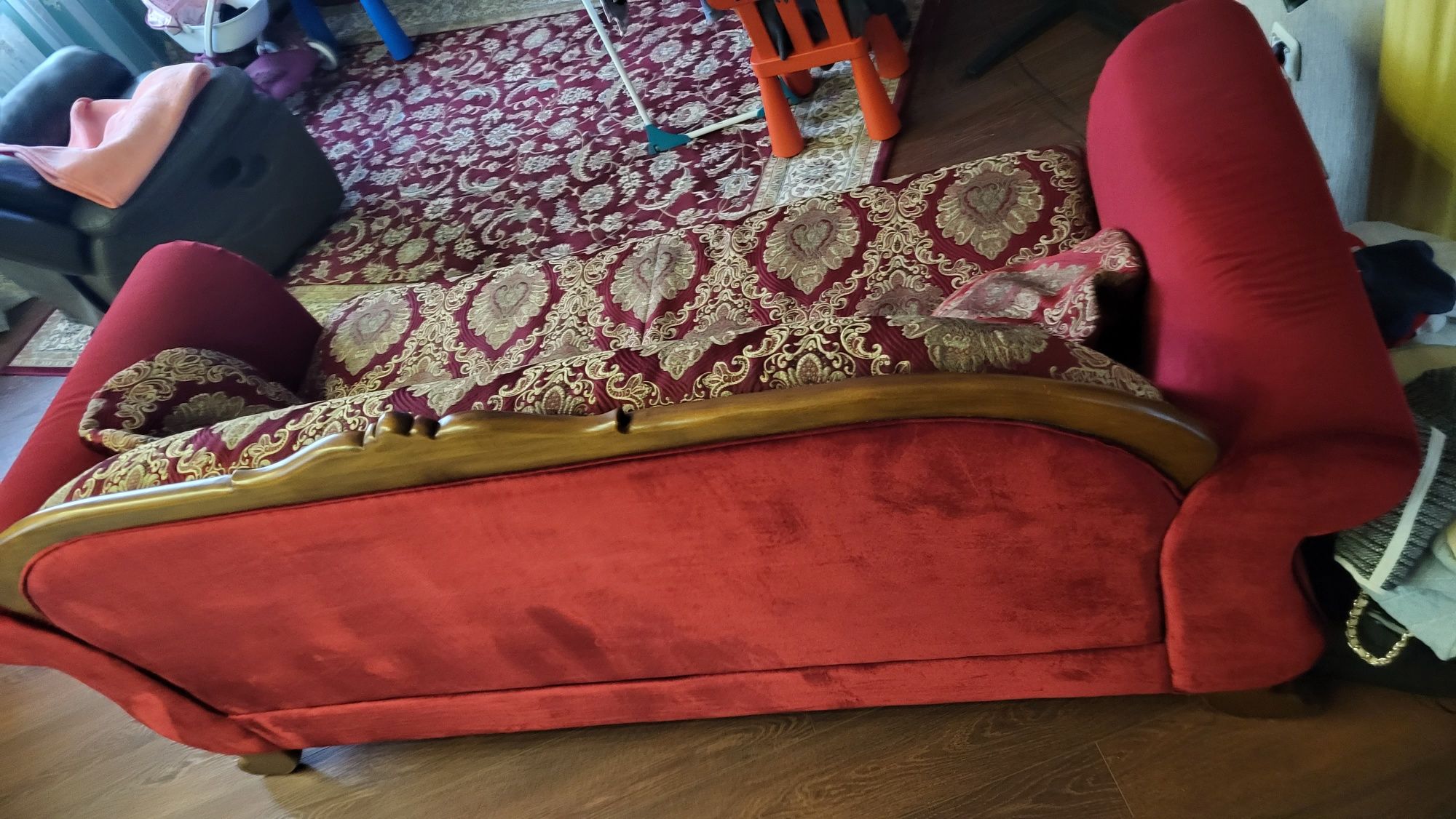 Продам диван колишнього використання