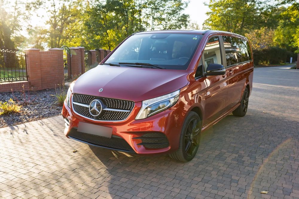 Mercedes-Benz Klasa V Mercedes V300d AMG 4x4 gwarancja pneumatyka salon Polska faktur