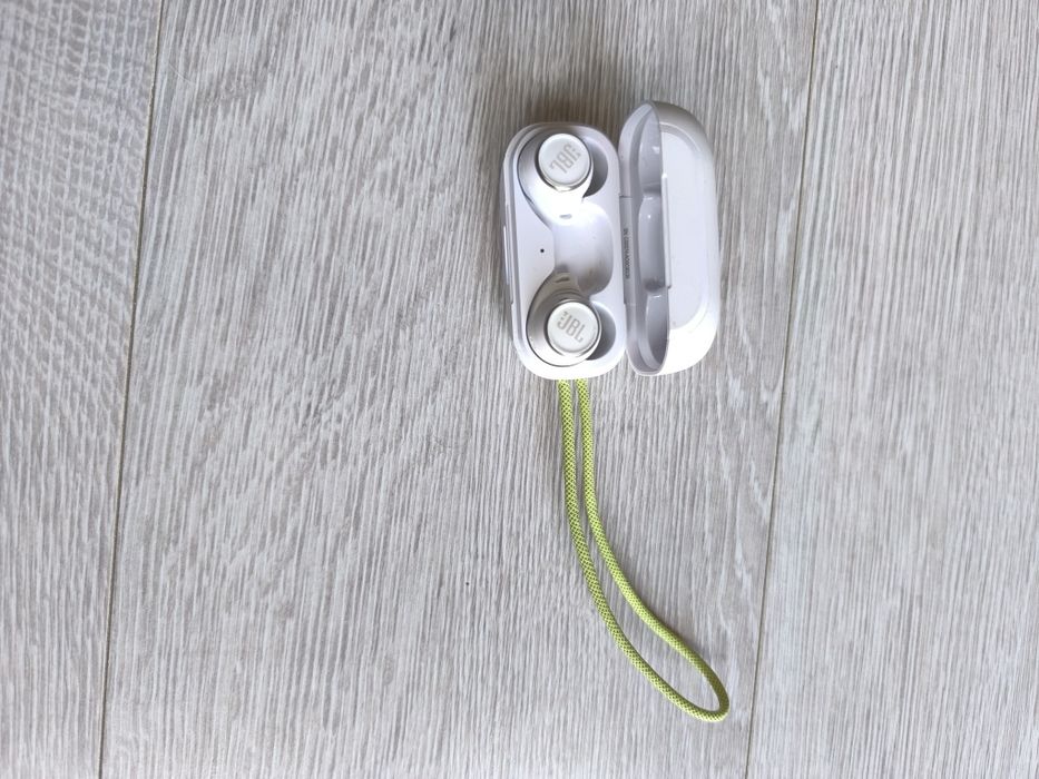 Sprzedam słuchawki JBL Reflect Aero.