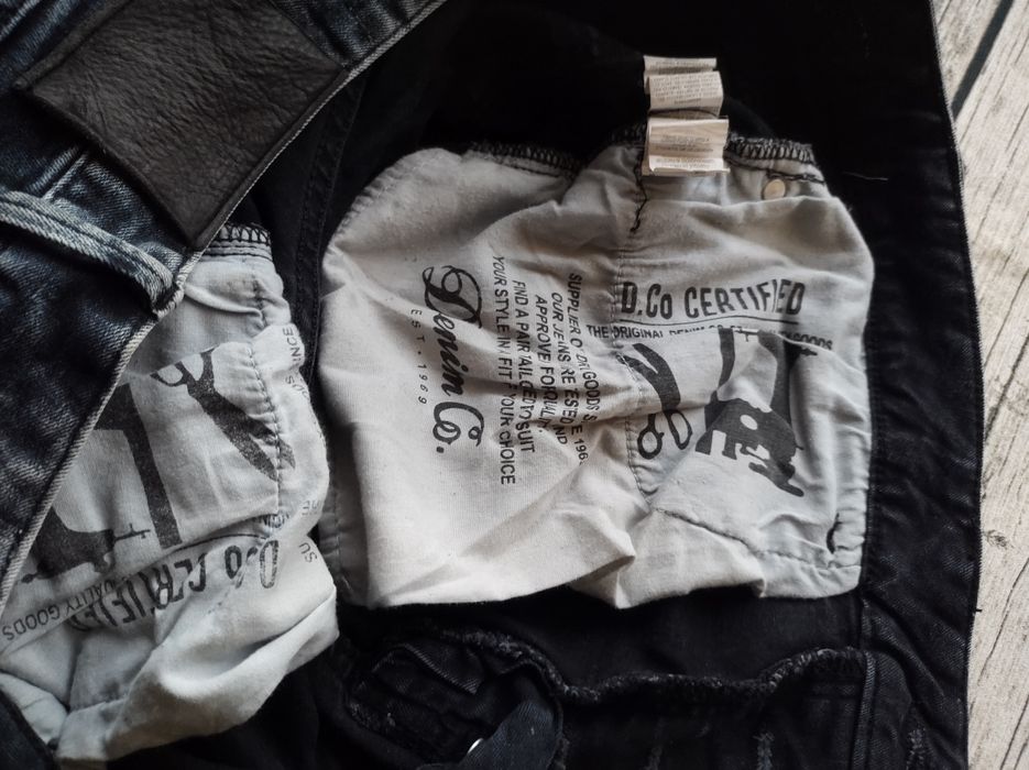 Authentic supply jeansy męskie z dziurami