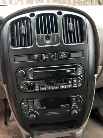 Radio cd ,panel klimatyzacji ,panel srodkowy,chlysler voyager 4