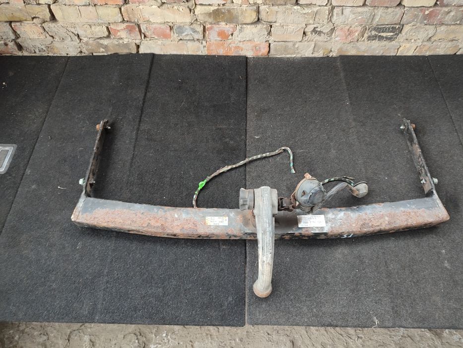 Фаркоп Фольксваген Гольф 5 приципне VW Golf 5 хачбек