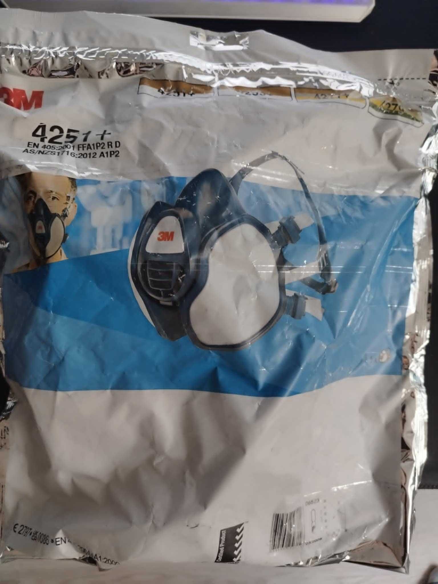 3M  4251+ Bezobsługowa półmaska A1P2 lakiernicza