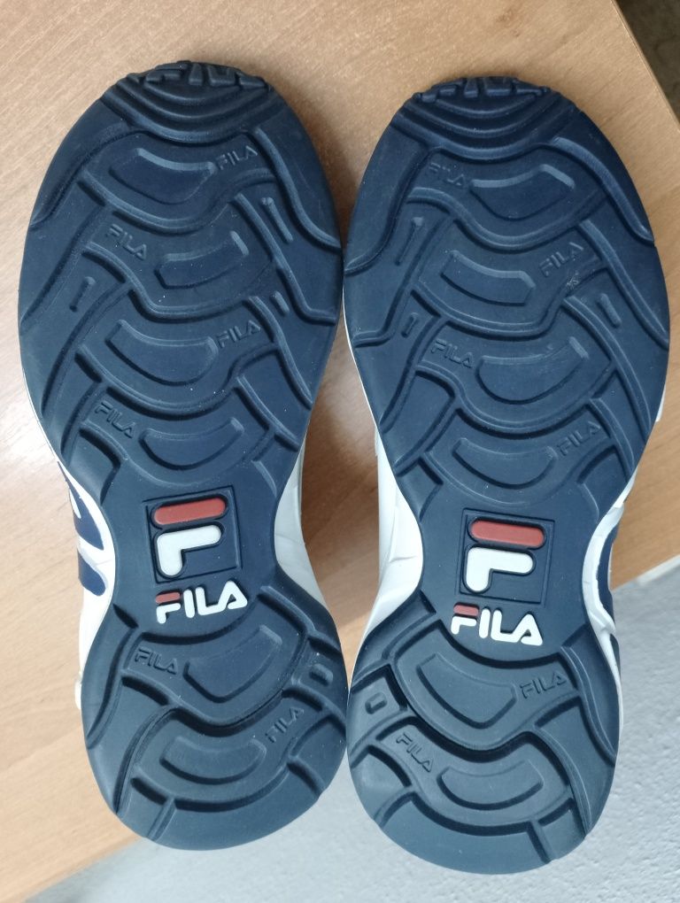 Кроссовки Fila р.45