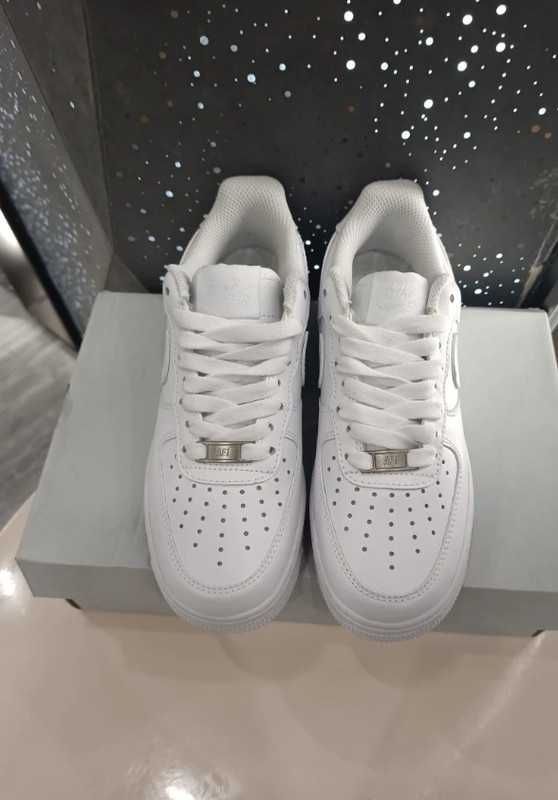 Nike Air Force One 1 '07 Low EU 42