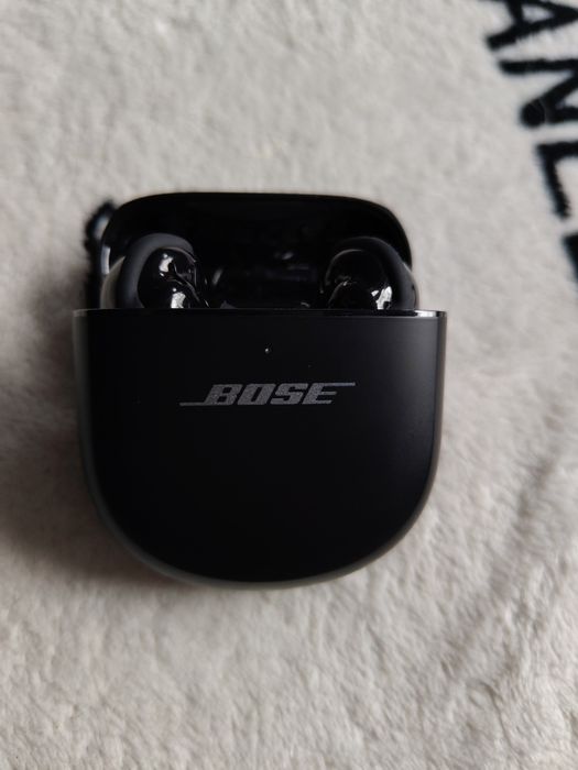 Słuchawki douszne Bose QC ultra earbuds wysyłka InPost paczkomat