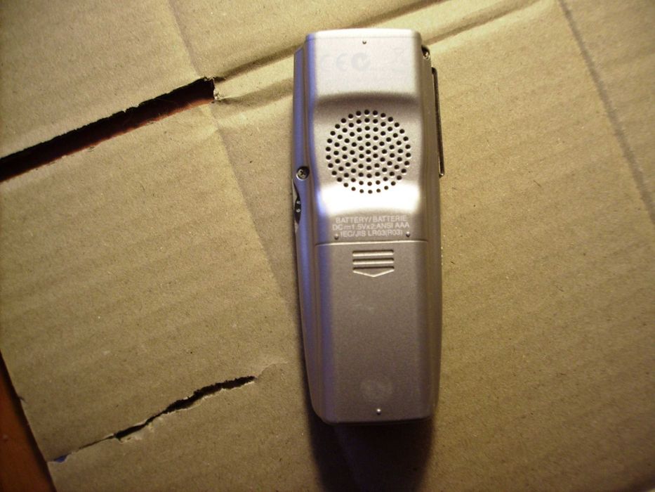 Цифровой диктофон OLYMPUS.