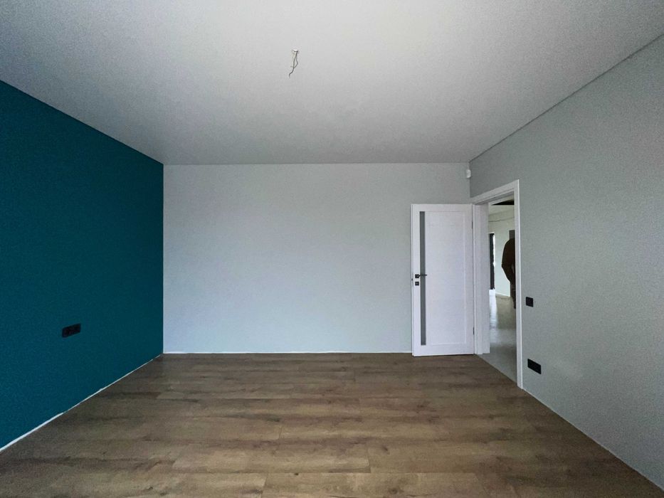 Одноповерховий будинок з частковим ремонтом та гаражем-масив Фортовий!