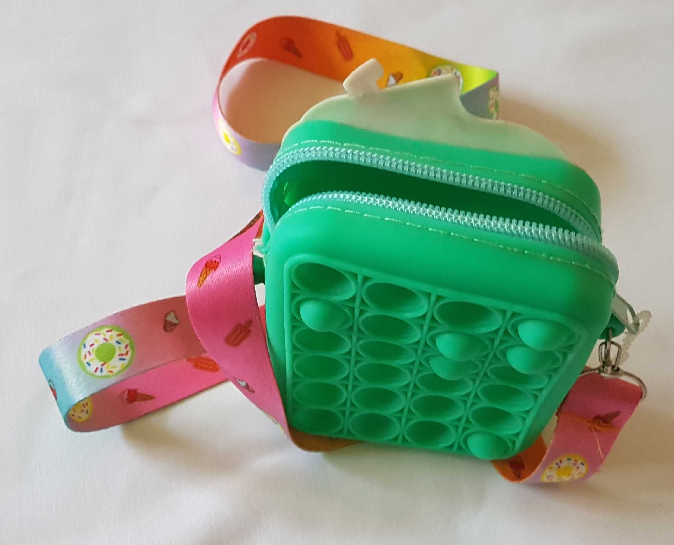 portfelik torebka z tasiemką pop it   popit