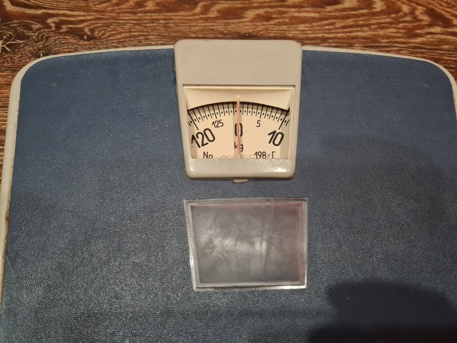 Напольные весы механика СССР 1989г. Металлические до 130кг.