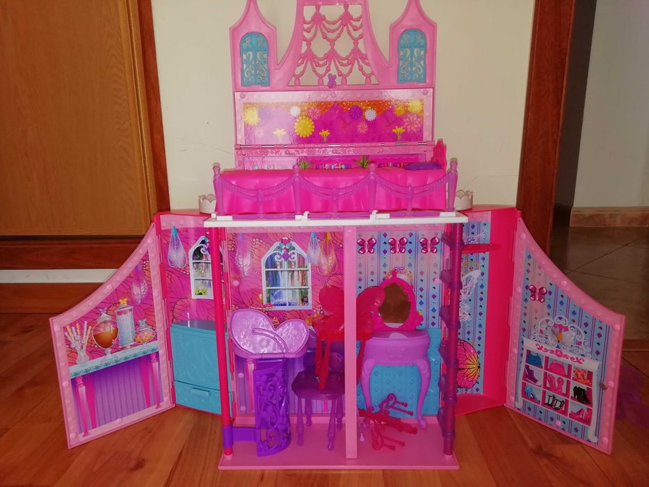 Casa da barbie em mala