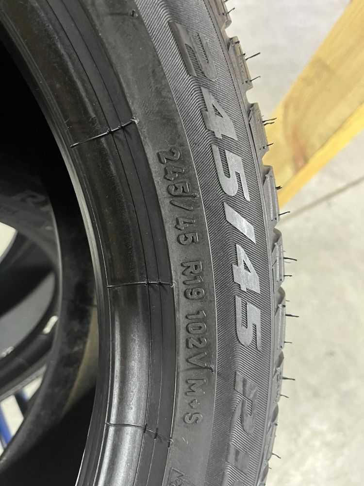 275/40/19+245/45/19 R19 Pirelli Sottozero 3 RSC 4шт нові зима