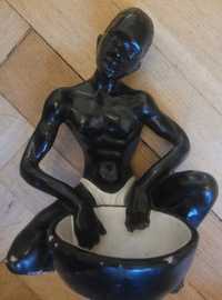 Afrykańska rzeźba z gipsu wys. 24 /szer. 17 cm/ 0,75 kg.
