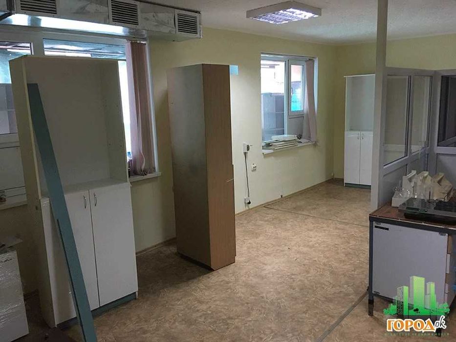 Майновий комплекс, виробничі площі, офіс, склад, ділянка 0,1082  га