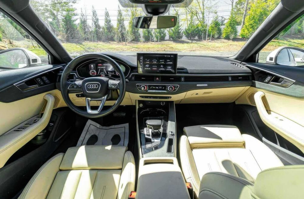 Audi A4 quattro Premium Plus S Line      2023