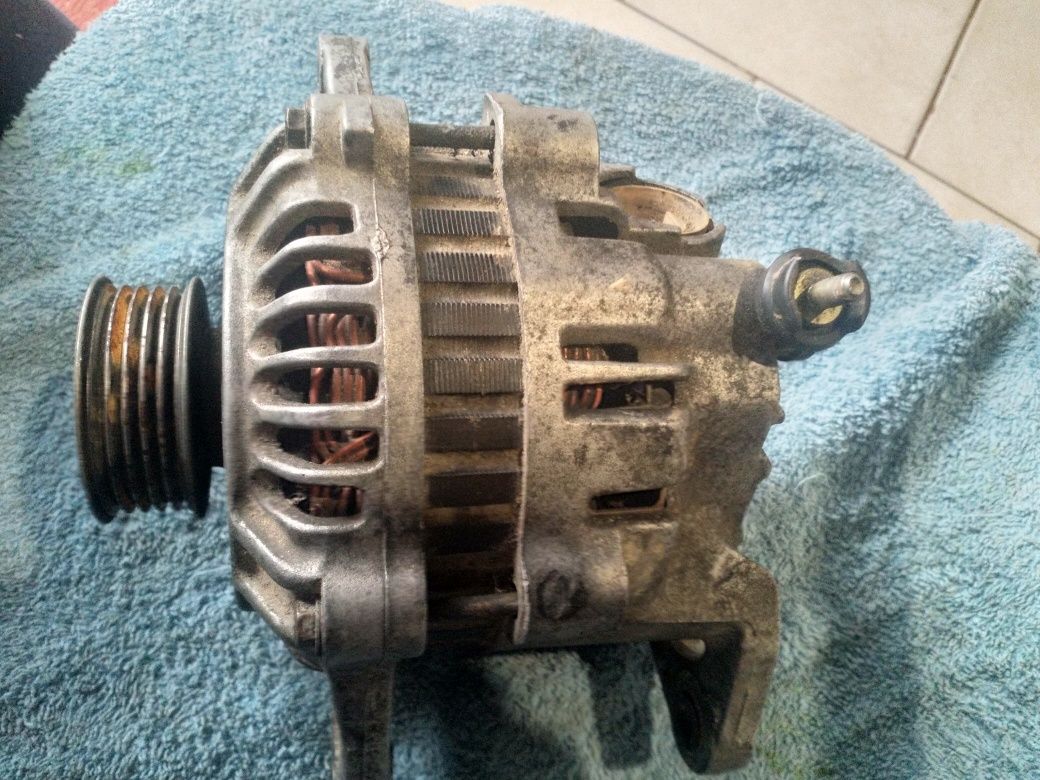 Alternator Subaru legacy 2.0  .1