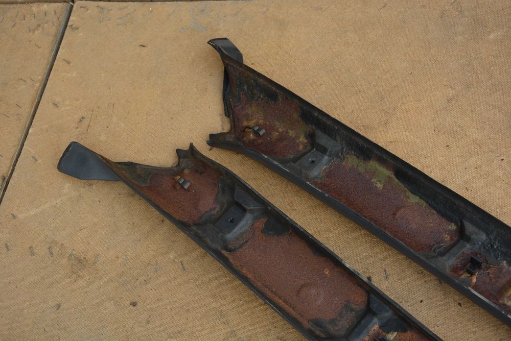 Toyota Supra MK3 osłona słupka A lewa prawa