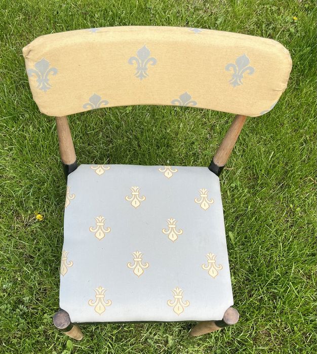 Trzy krzesła tapicerowane oryginalny polski design PRL vintage