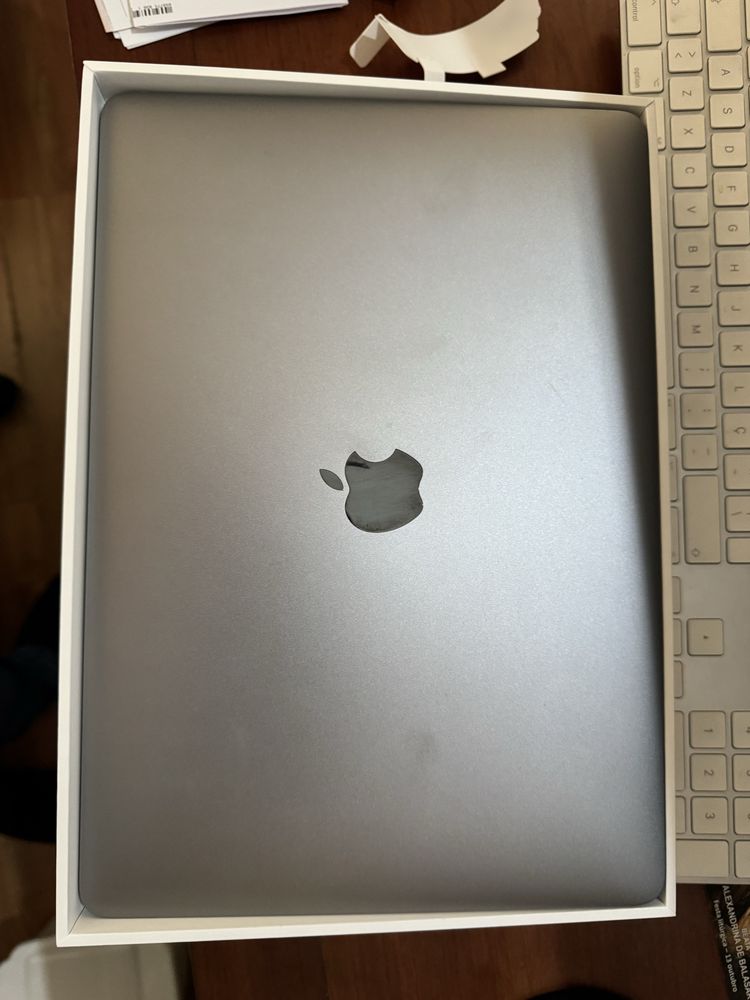 Vendo macbook air 2023 processador M1 256Gb