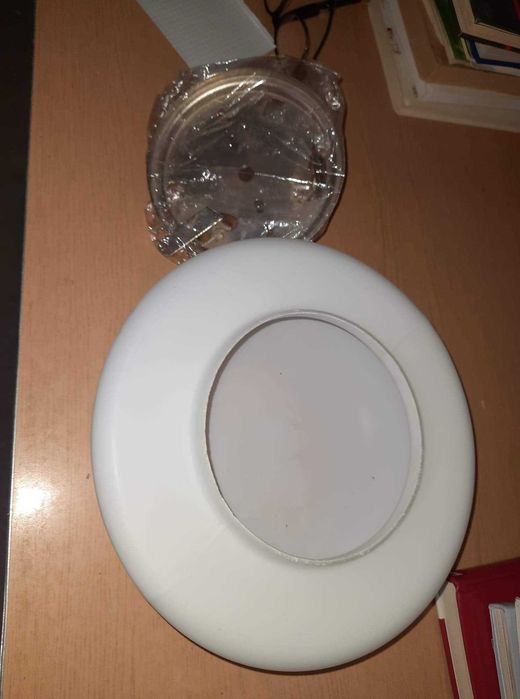 Lampa sufitowa lub na ścianę