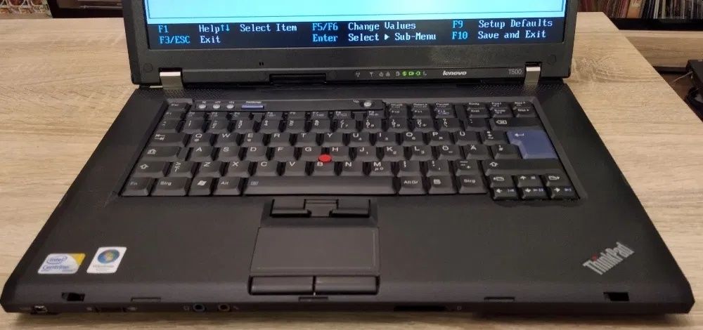 Lenovo THINKPAD T500 T8400 2x 2.26 GH 4 GB 240 SSD na gwar 15,4 w