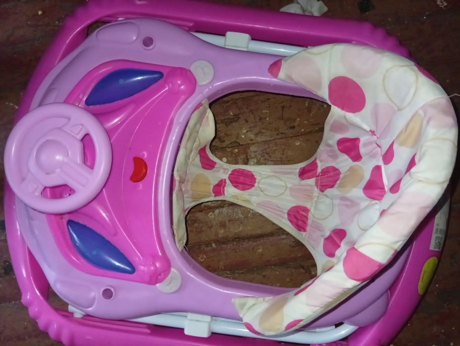 Продам дитячі речі і ходунки