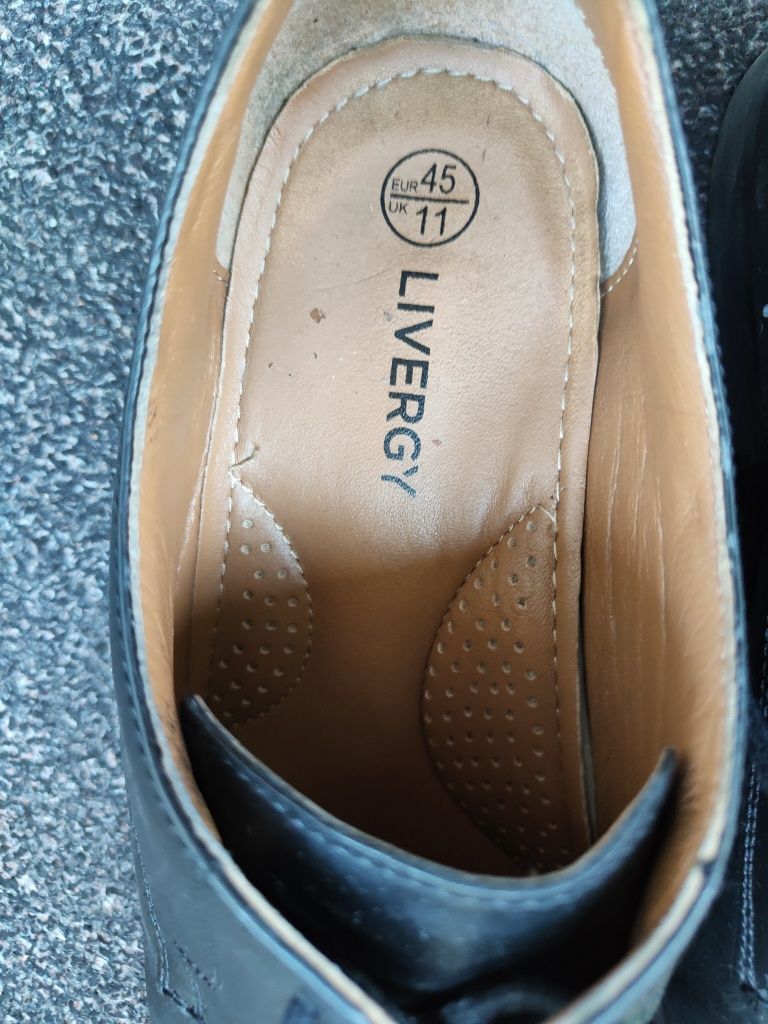Sprzedam lakierki Livergy