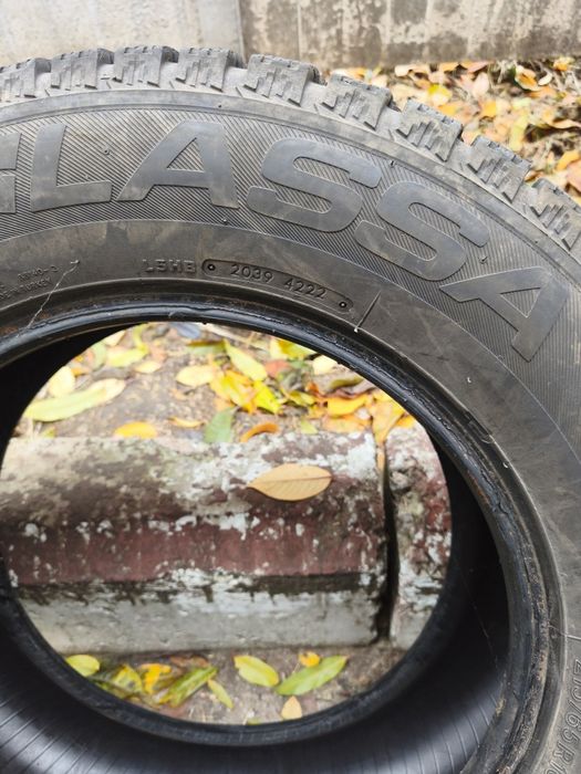 Шини зимові шиповані 215/65 R 16