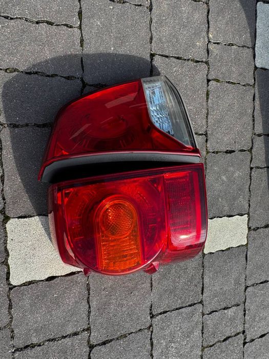 Продам компект деталей після рестайлінгу на Toyota Land Cruiser 200.